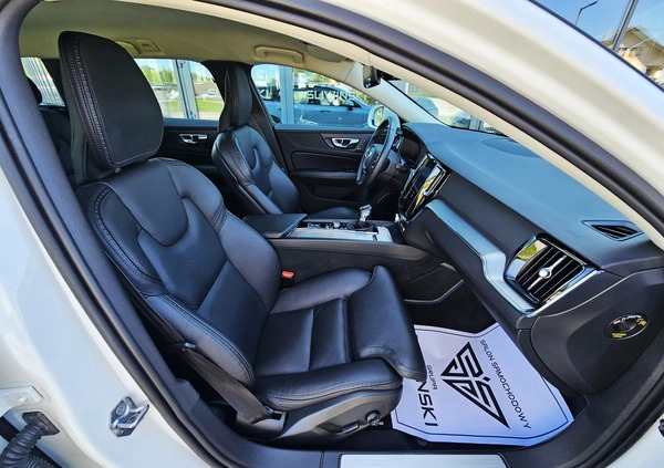 Volvo V60 Cross Country cena 105900 przebieg: 136000, rok produkcji 2019 z Ostrołęka małe 667